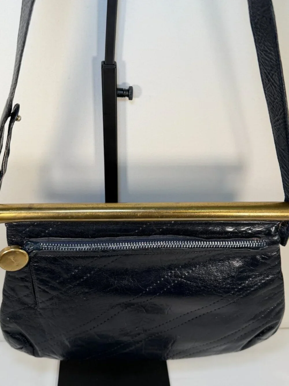 Vintage DONNA ESA Italian Leather Brass Accent Handbag Navy Black